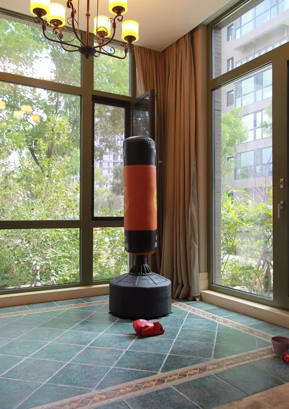 陽(yáng)臺(tái)裝修7.jpeg 陽(yáng)臺(tái)裝修7.jpeg